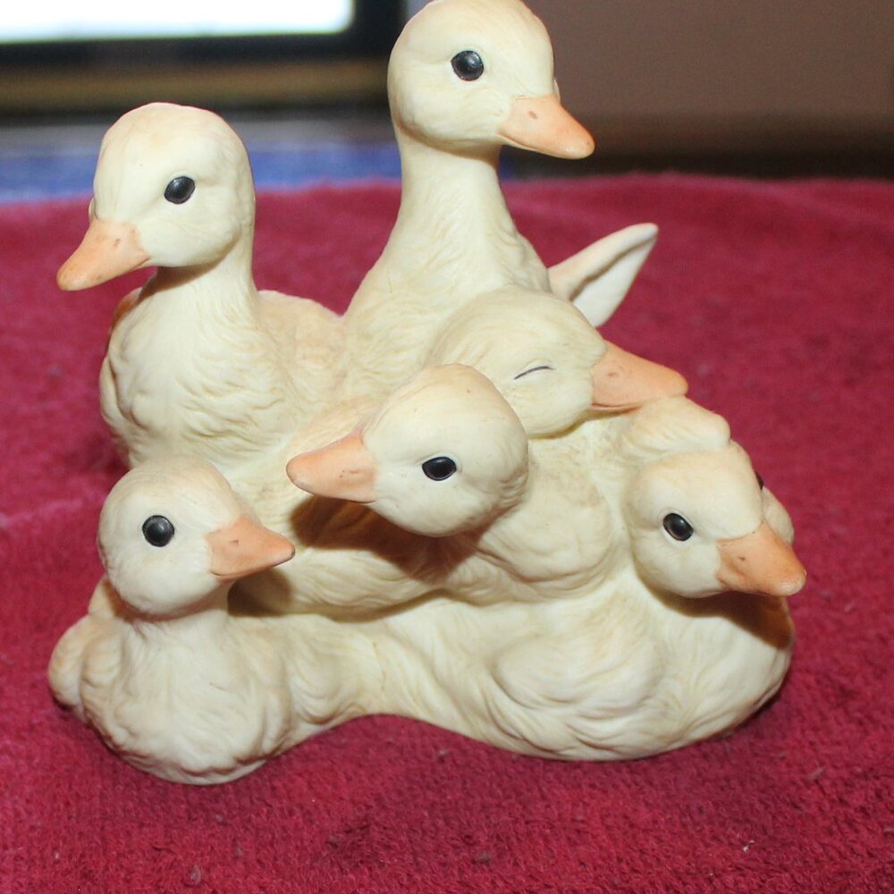 Vintage Homco Masterpiece Porcelain Ducklings Figurine 1988